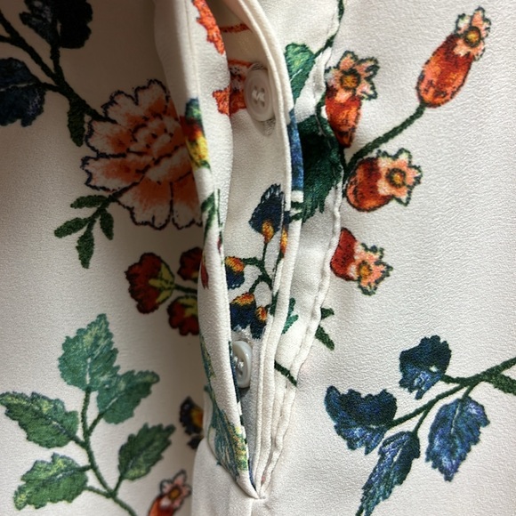 Beautiful floral top - Picture 4 of 10